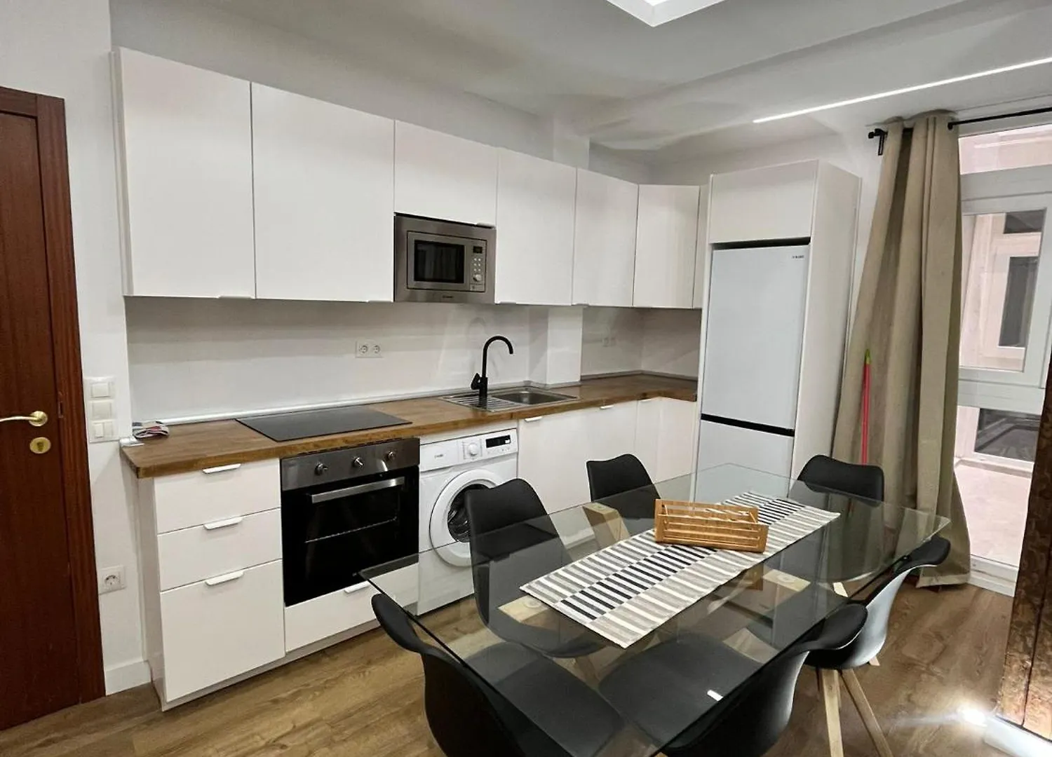 Exclusive Luxury Stay At Plaza Uncibay, Malaga Center Spain